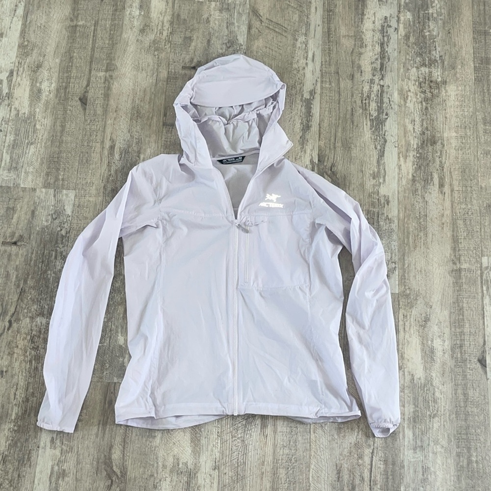 Arc’teryx Windbreaker Jacket